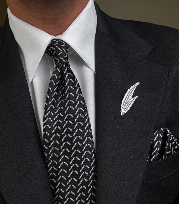 Black ZigZag Tie - 8 cm - With Pocket Square